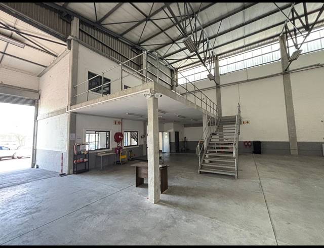 404M² WAREHOUSE TO LET IN AIRPORT INDUSTRIA
